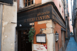 Al Vecio Cantonの外観