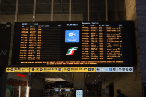 Termini駅の電光掲示板